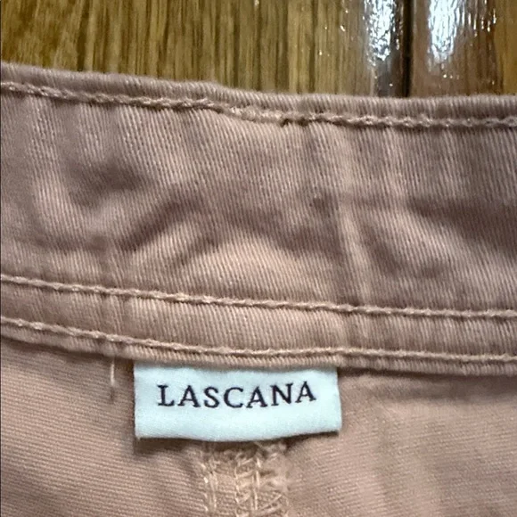 Casual Women's Light Pink Shorts - Picture 2 of 4